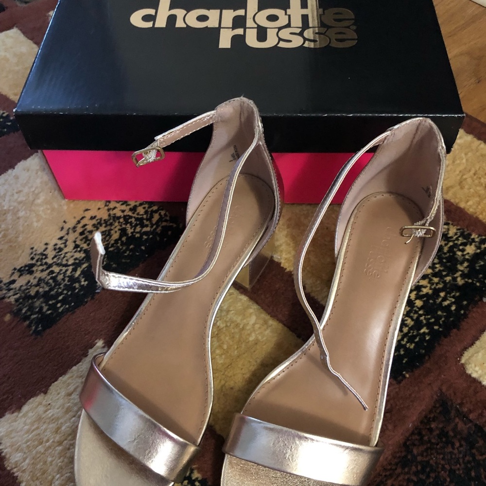 Sandals - Picture 2 of 3